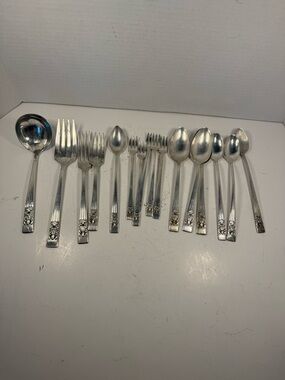 Vintage 1948 Morning Star Silverware Set – Art Deco Community 16 Piece